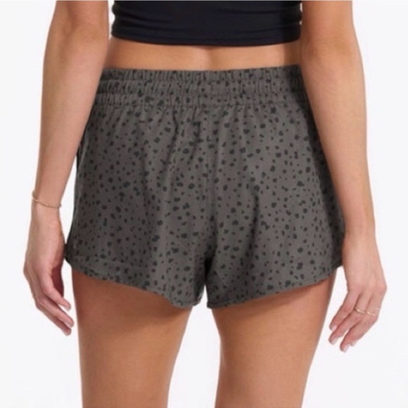 Vuori Clementine 2.0 shorts - Picture 2 of 4